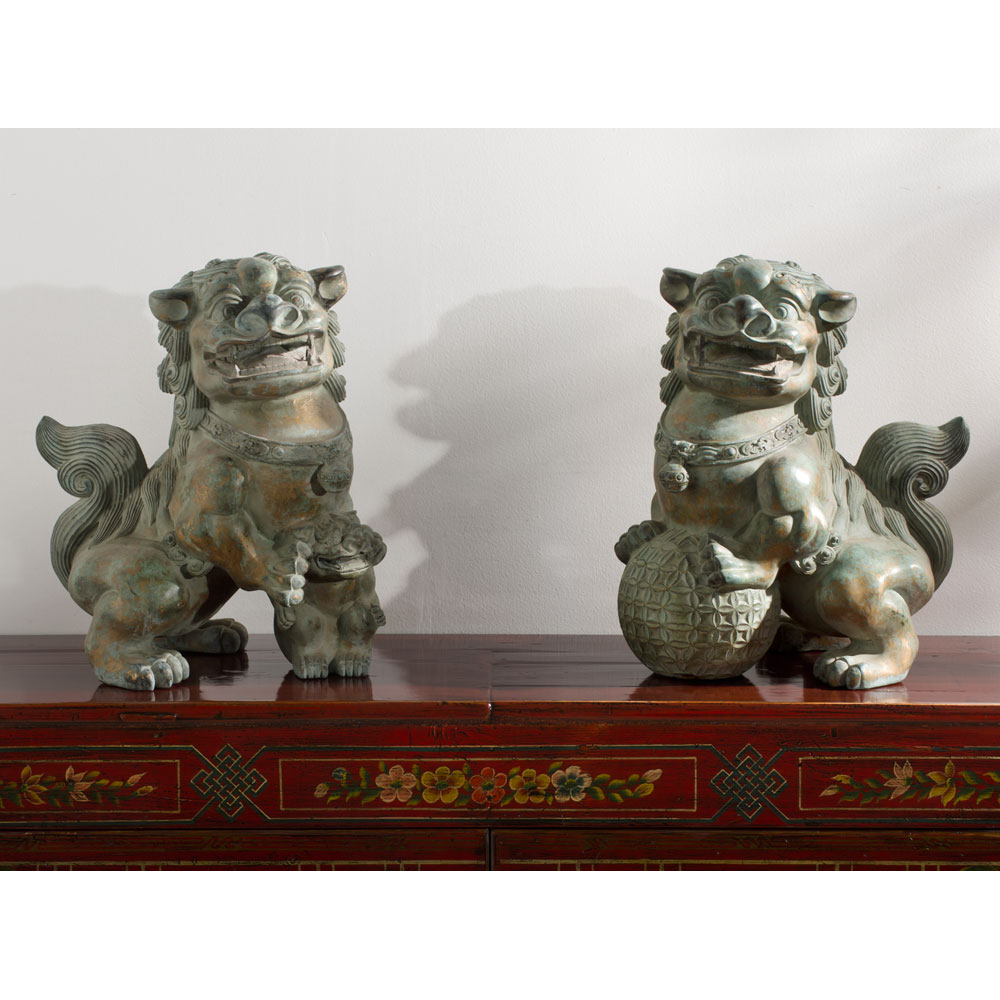 Hand Forged Grand Bronze Chinese Imperial Palace Foo Dogs Figurine Set