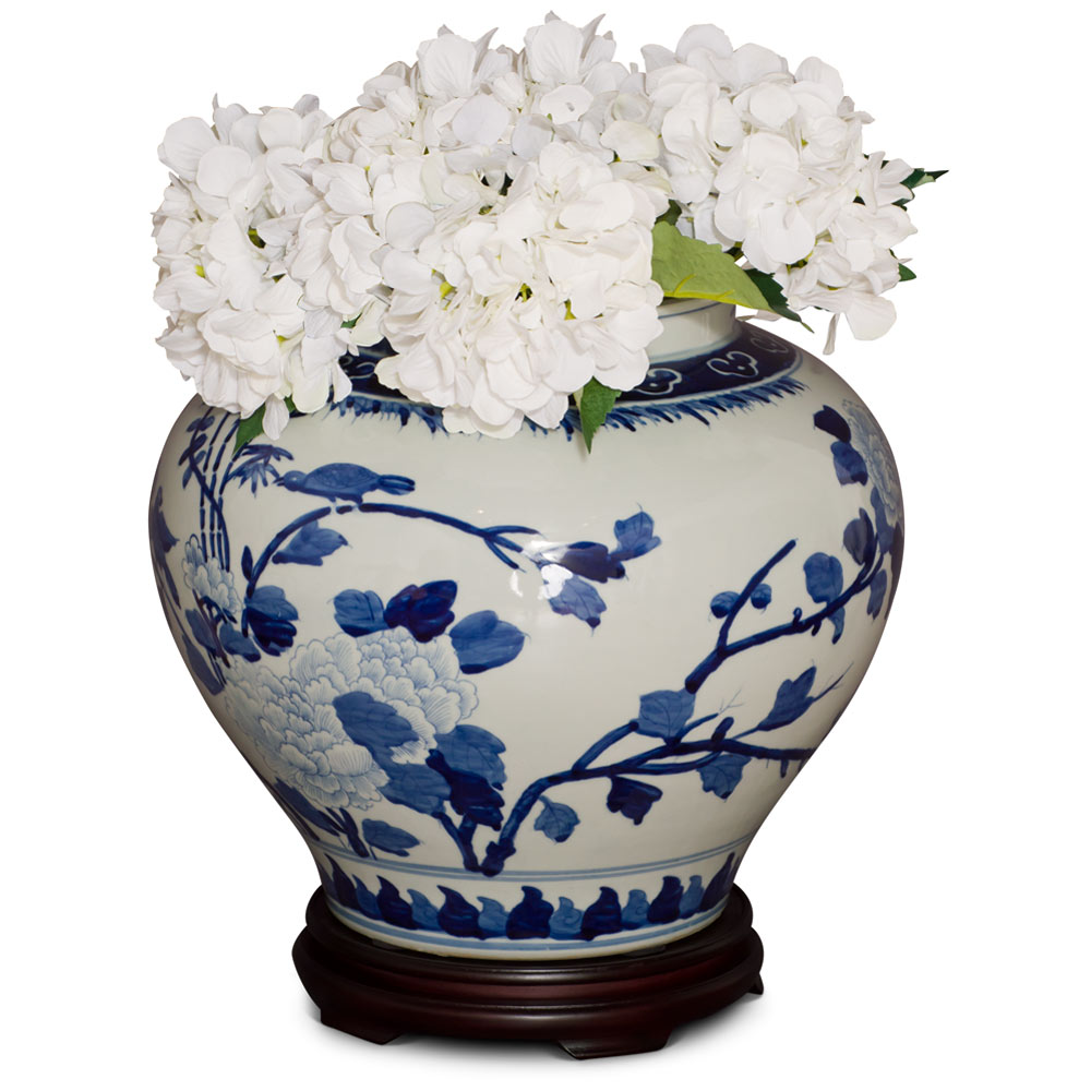 Blue & White Chinese Ming Porcelain Scenery Motif Vase