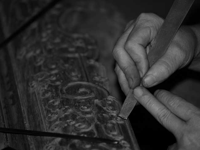 traditional chinese wood carving technique